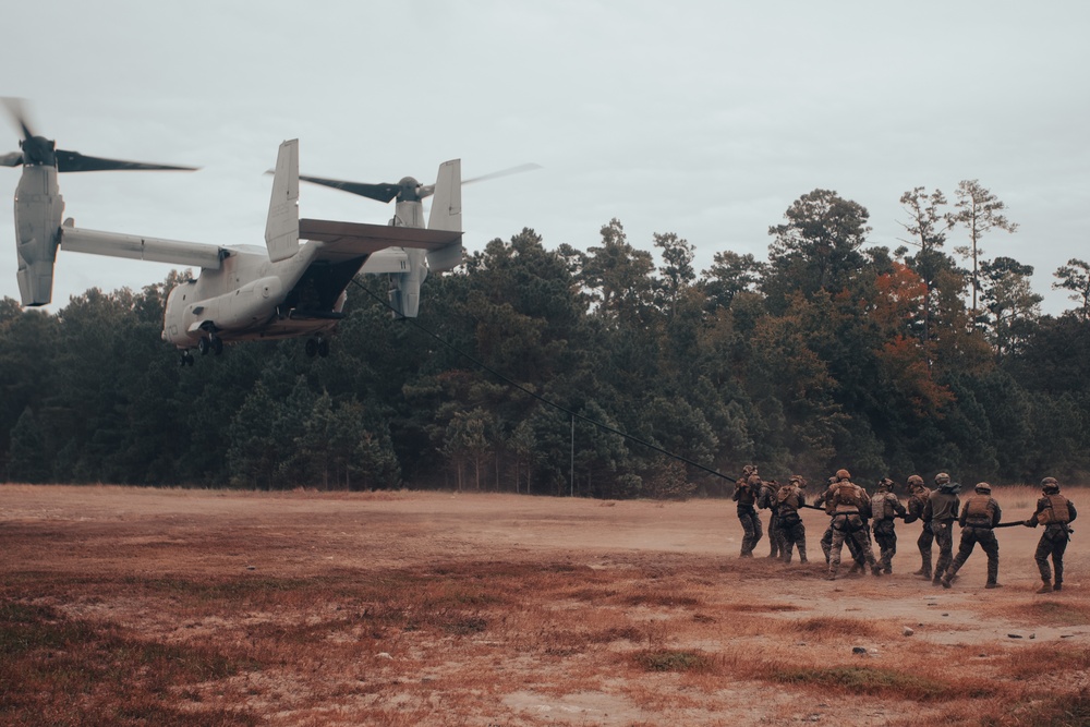 HRST Masters Course Teaches 26th MEU Marines the Ropes
