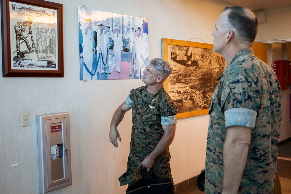 Maj. Gen. Austin visits MCBH