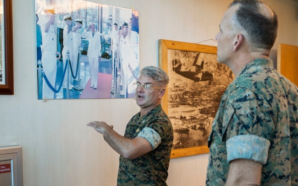 Maj. Gen. Austin visits MCBH