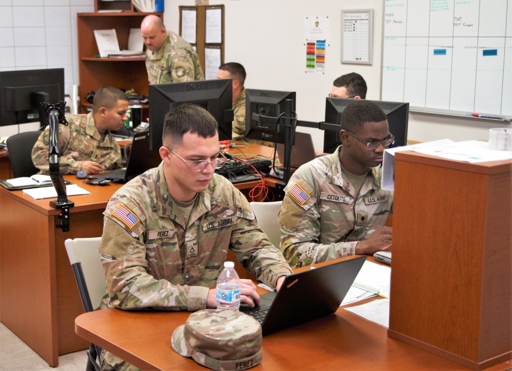 Florida Army National Guard nerve centers coordinate Hurricane Ian response efforts