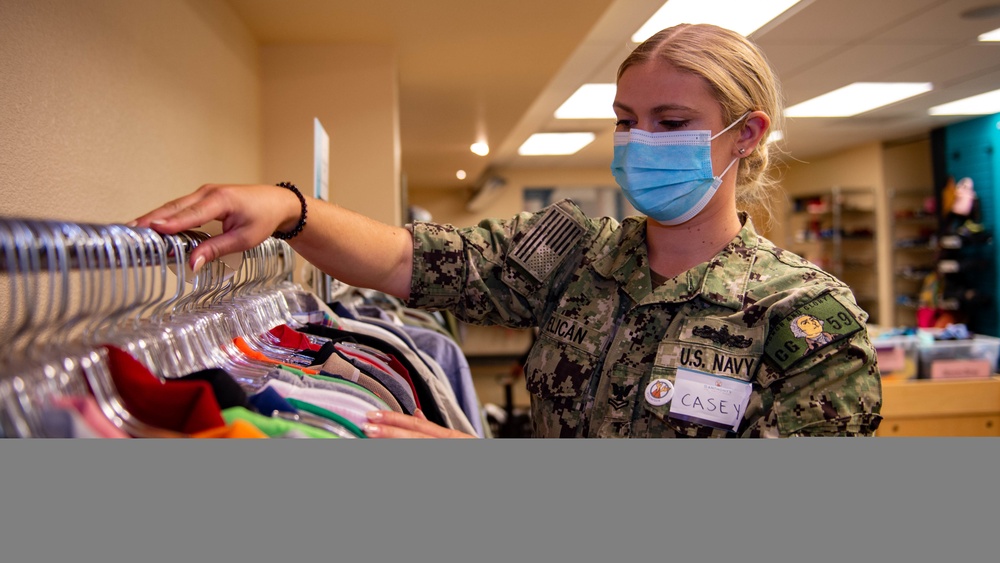 Ticonderoga-class cruiser USS Princeton (CG-59) Sailors Participate in Community Relations During SFFW
