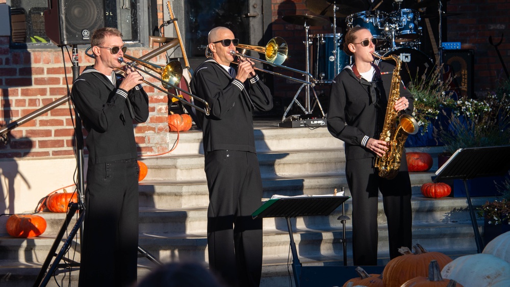 Navy Band South-West Performs at San Francisco Fleet Week
