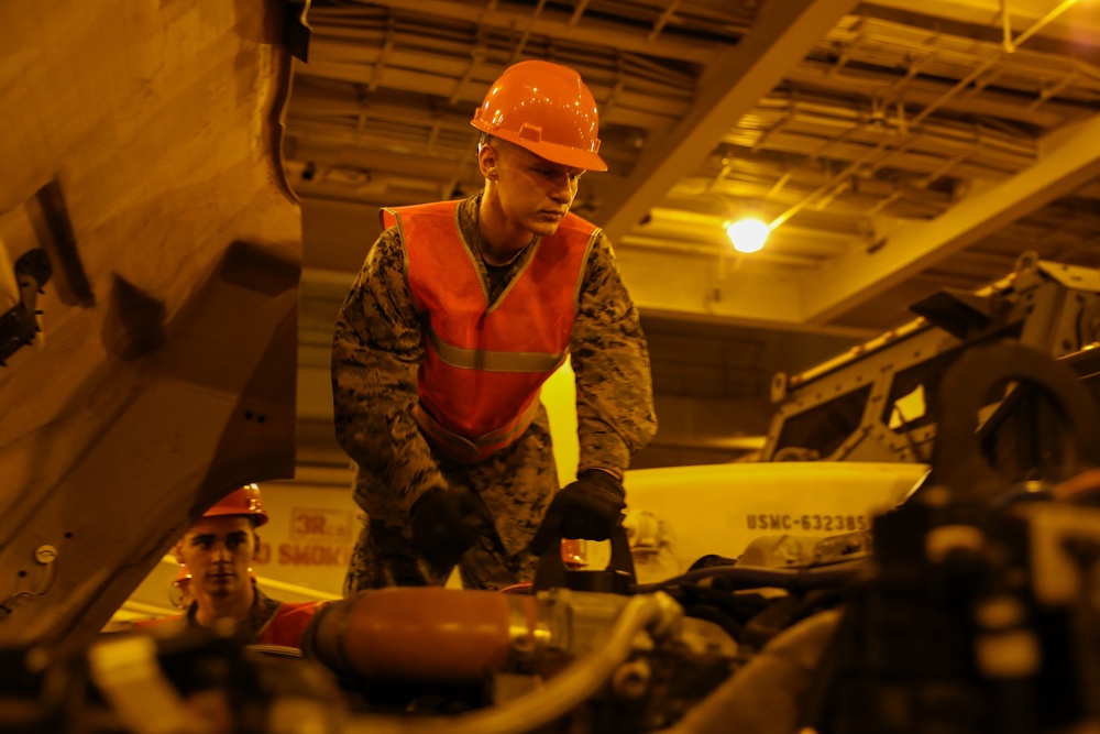 Resolute Dragon 22 | Marines and Sailors on USNS Dahl Prepare for Maritime Prepositioning Force Offload