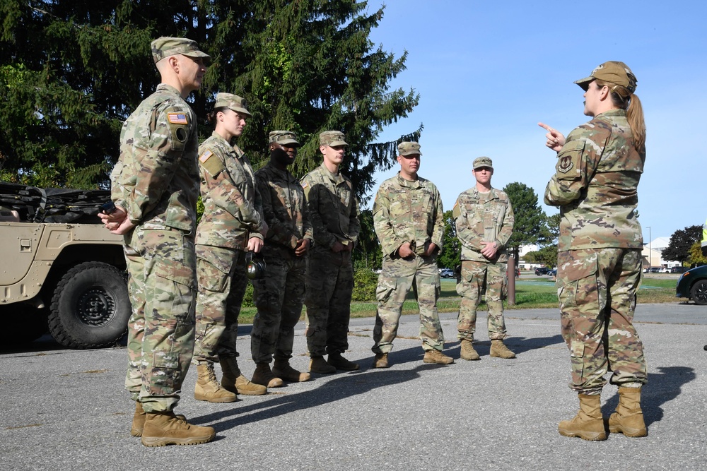 Commander coins Army National Guard refuelers