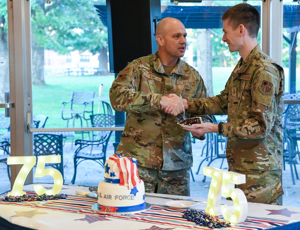 Arnold AFB celebrates Air Force 75th birthday