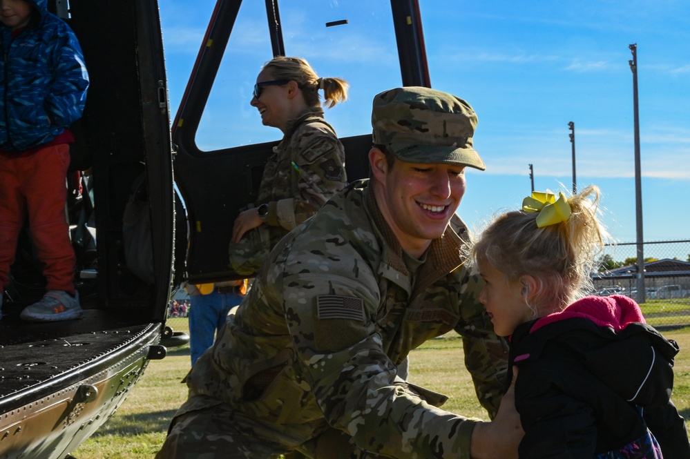 54th Helicopter Squadron Glenburn Public School Visit