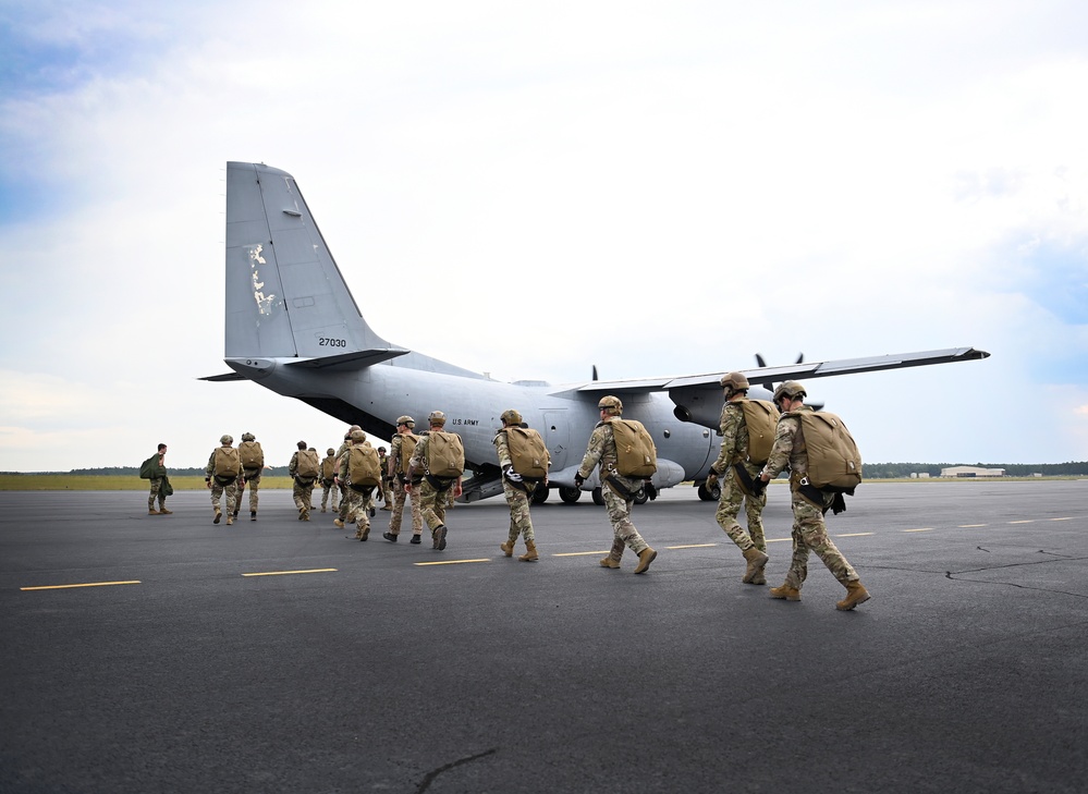 DVIDS - Images - USAJFKSWCS Airborne Training [Image 9 of 32]