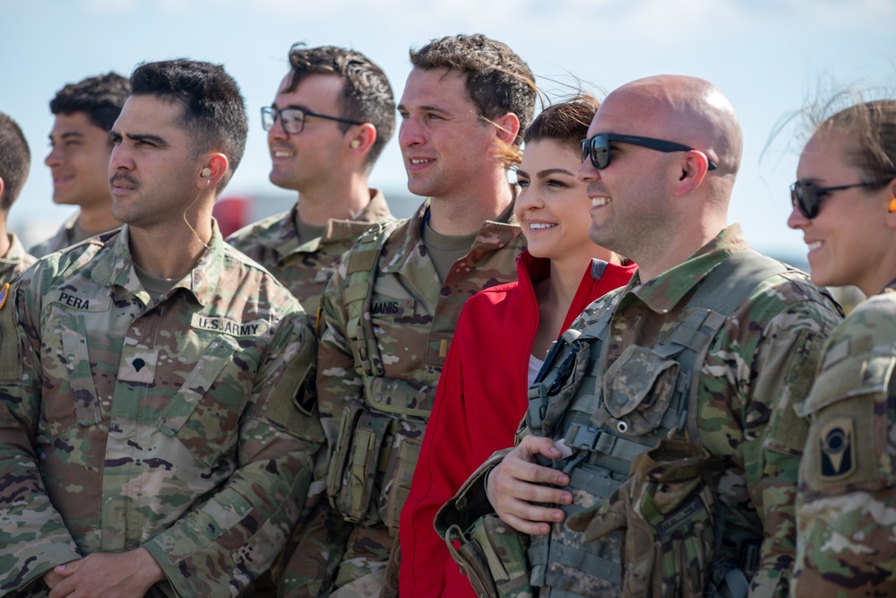 First Lady of Florida Works with Florida National Guard Soldiers