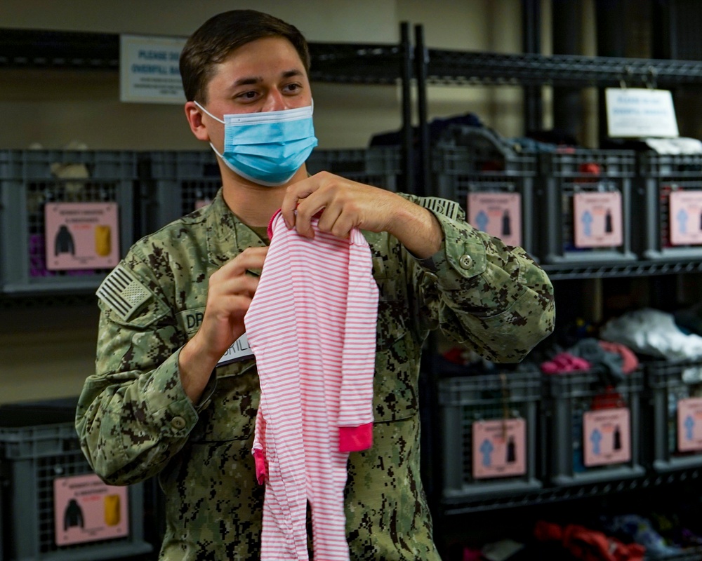 Ticonderoga-class cruiser USS Princeton (CG-59) Sailors Participate in Community Relations During SFFW