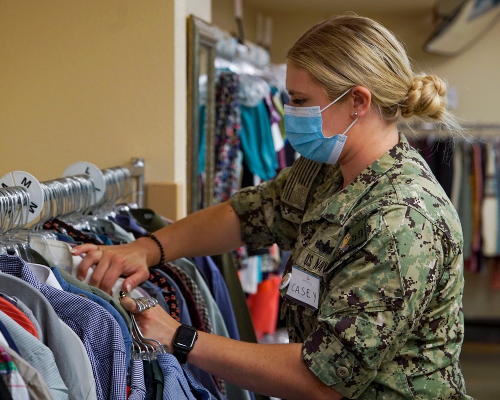 Ticonderoga-class cruiser USS Princeton (CG-59) Sailors Participate in Community Relations During SFFW