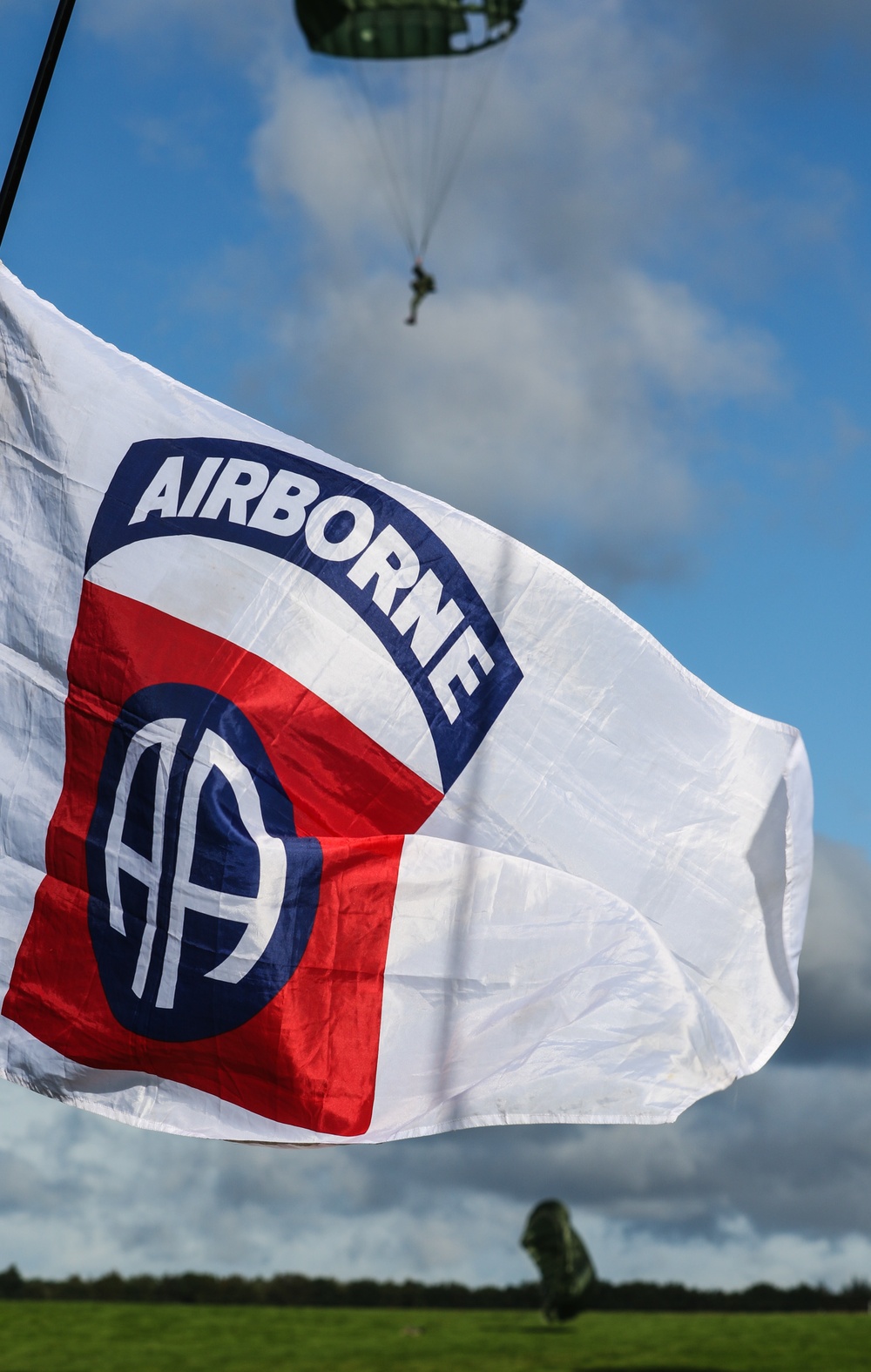 Parachute Group Holland Honors 82nd ABN DIV