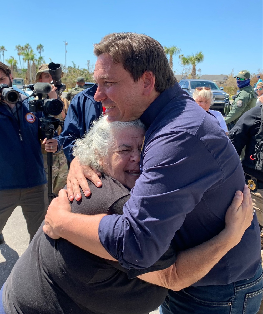 Dvids Images Hurricane Ian Survivor Hugs Florida Governor Ron Desantis Image 3 Of 9 