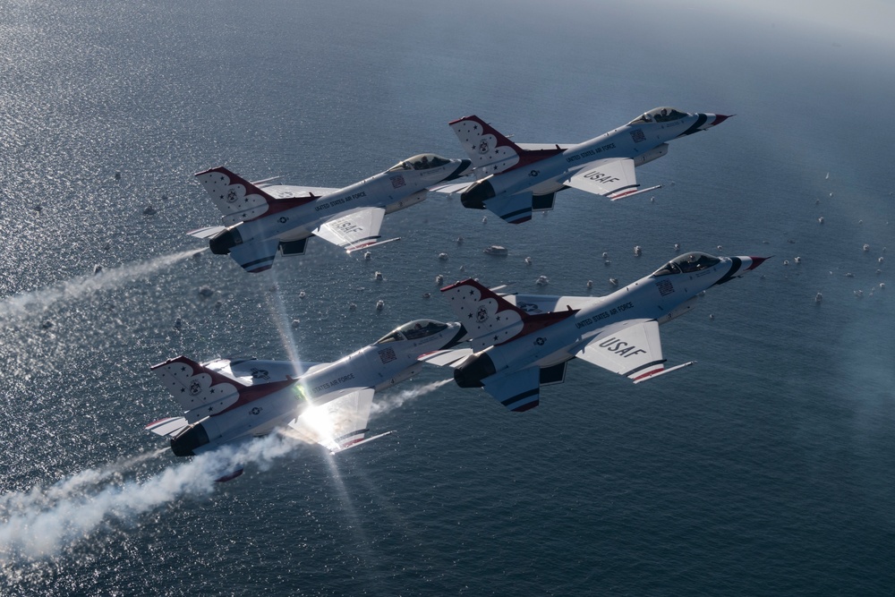 Thunderbirds shred the skies in Surf City