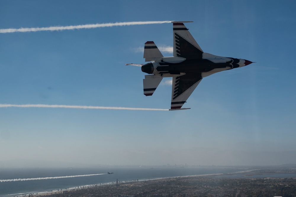 Thunderbirds shred the skies in Surf City