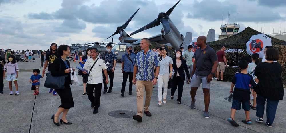MCIPAC Commanding General welcomes Parliamentary Vice-Minister for Foreign Affairs to Camp Foster and MCAS Futenma