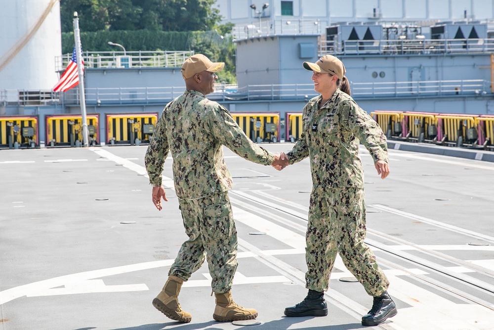 Deputy Commodore Visits USS Zumwalt