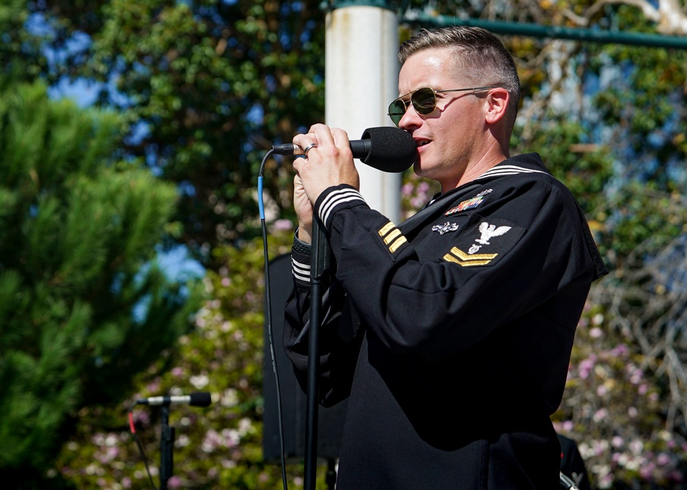 Navy Band Southwest Musician Sings for San Francisco Fleet Week Crowd