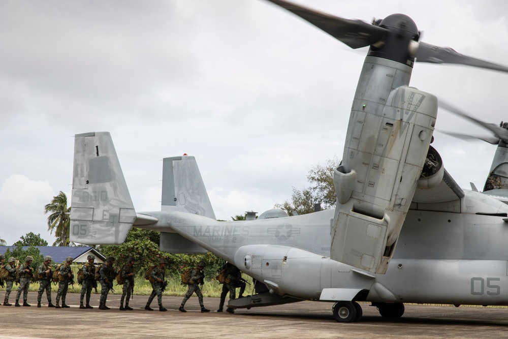 Blackhearts OPFOR is extracted in preparation for a raid during KAMANDAG 6