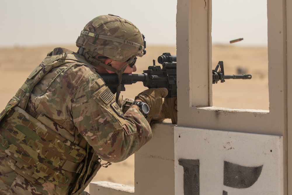 Santa Fe Soldiers Conduct Individual Weapons Qualification