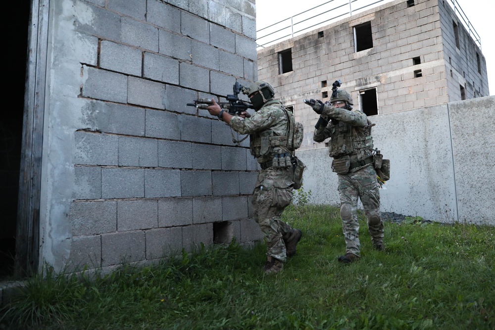 10th Special Forces Group conducts CQB with United Kingdom Royal Marines