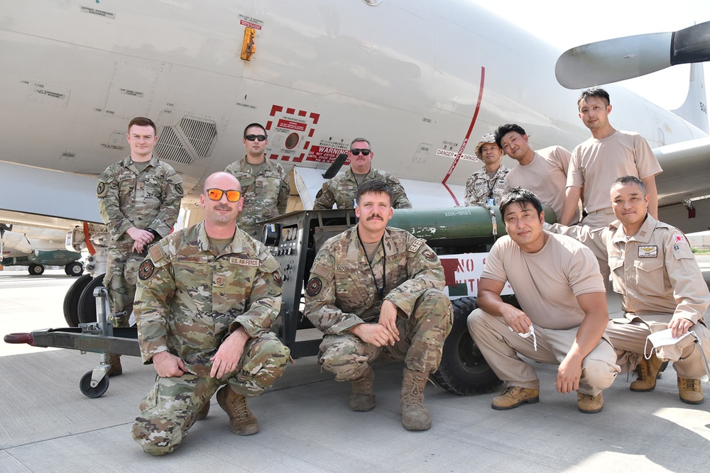 75th EAS Airmen helping Japanese partners