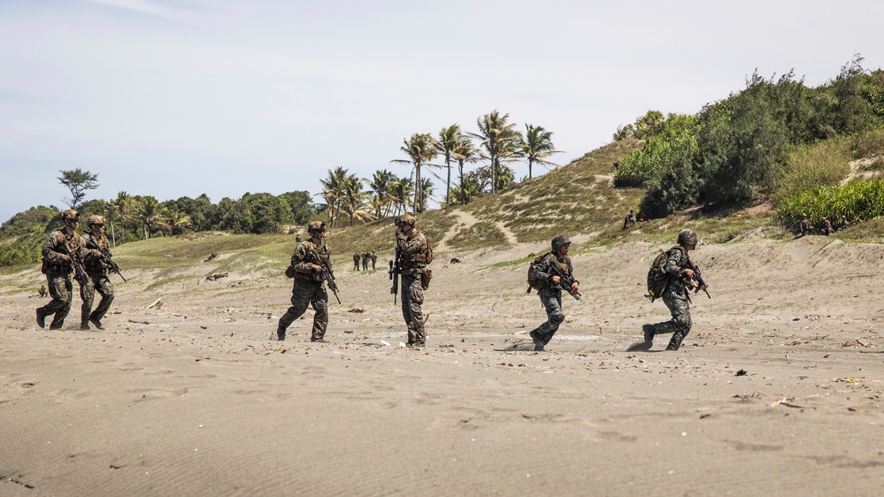 Blackhearts and PHILMAR conduct joint raid during KAMANDAG 6