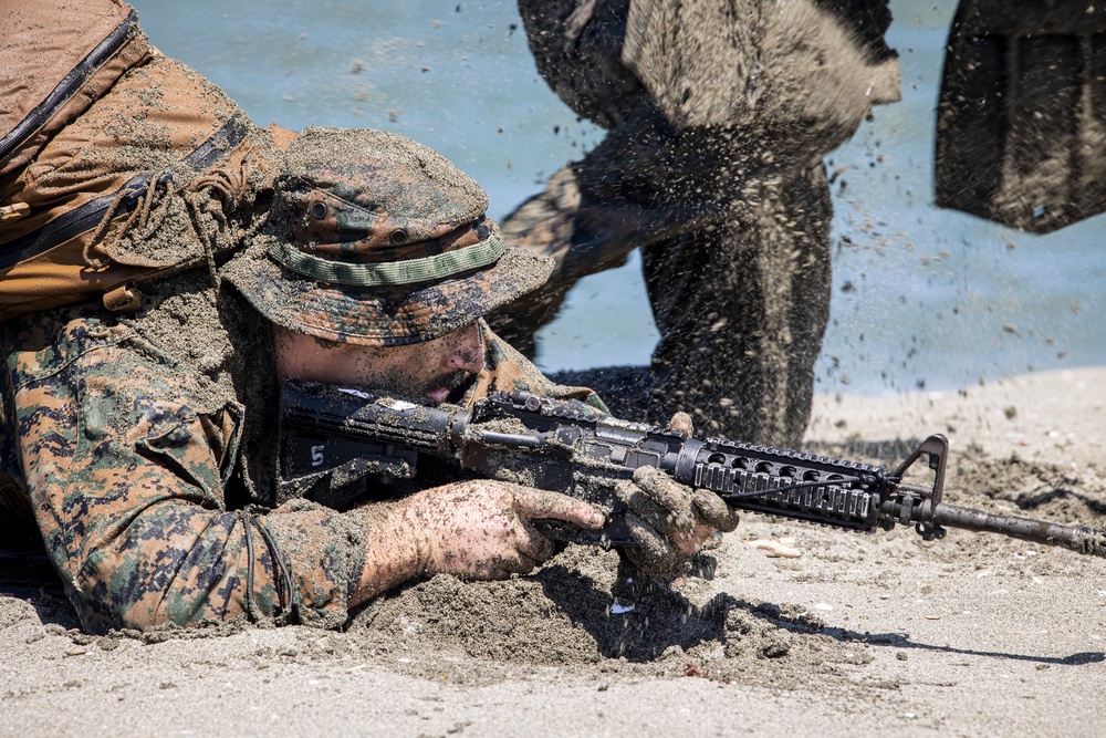 Blackhearts and PHILMAR conduct joint raid during KAMANDAG 6