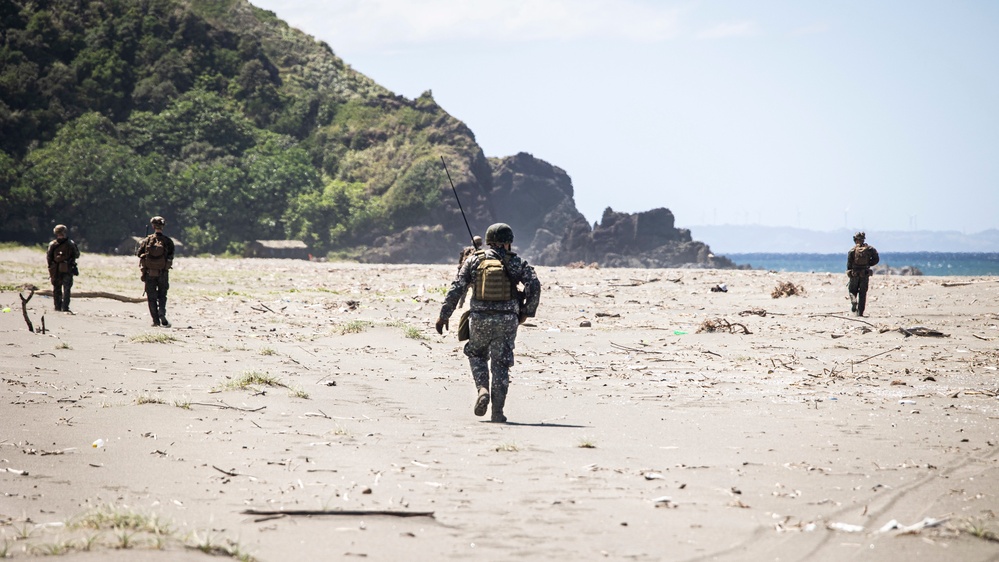 Blackhearts and PHILMAR conduct joint raid during KAMANDAG 6