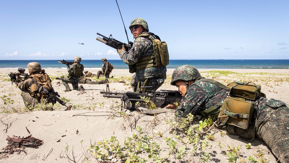 Blackhearts and PHILMAR conduct joint raid during KAMANDAG 6