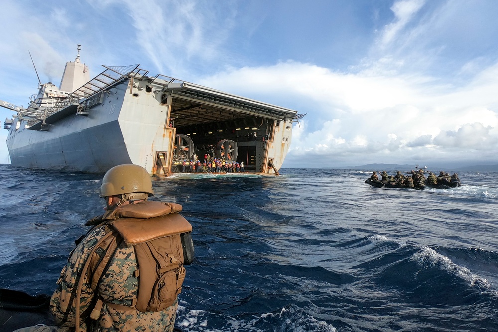 Blackhearts and PHILMAR conduct joint raid during KAMANDAG 6