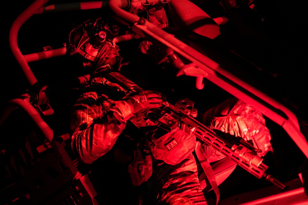 10th Special Forces Group conducts night training with United Kingdom Royal Marines