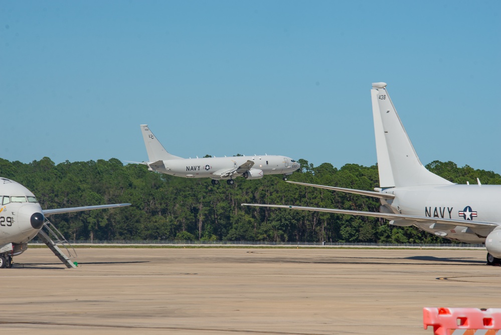 VP-8 P-8A Poseidon Lands at NAS JAX Following 6 Month Deployment