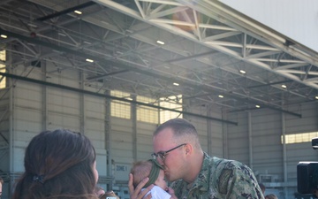 AE3 Wolfe Reunites with Family Following Deployment