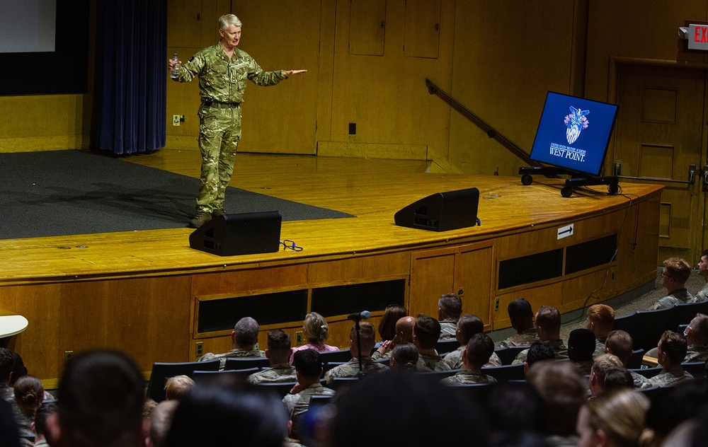 British officer shares wisdom during Kermit Roosevelt Lecture