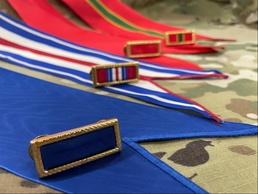 Army cuts Soldier wait time for Unit Award wear