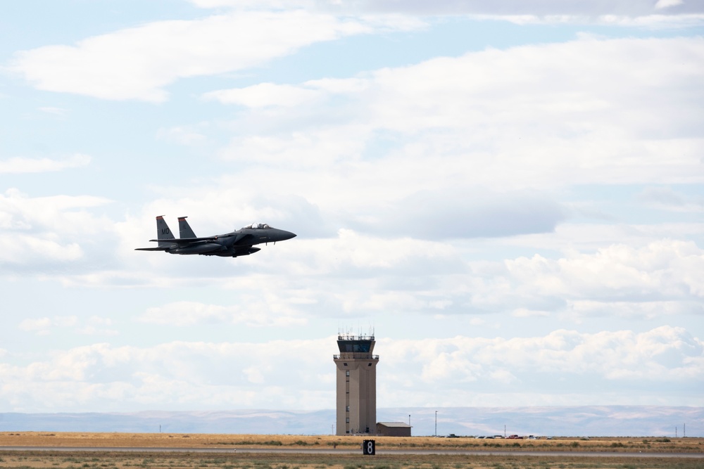 Gunfighters Bring the Lightning