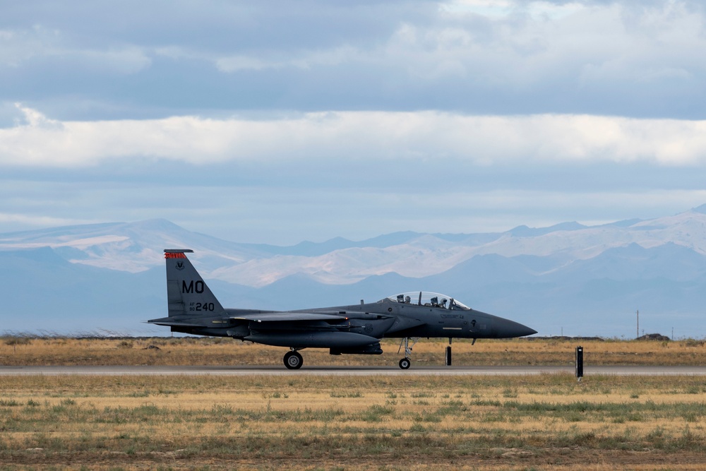 Gunfighters Bring the Lightning