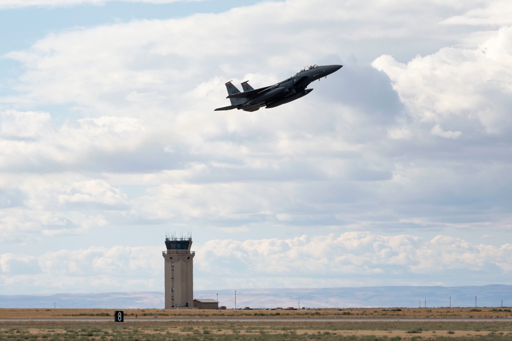 Gunfighters Bring the Lightning