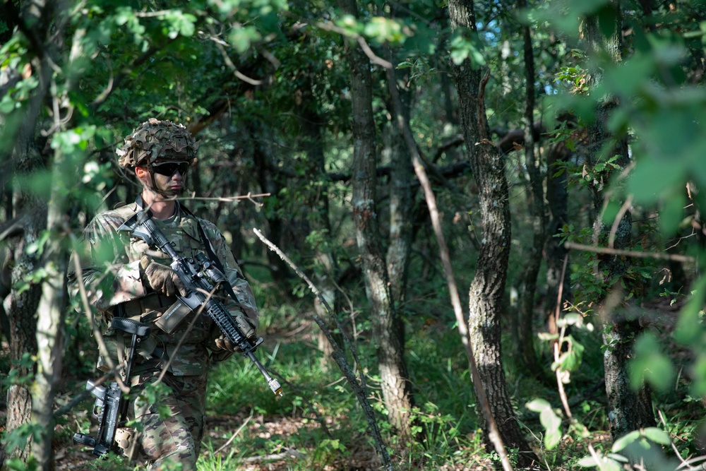 “Strike” Soldiers execute battle drills in Hungary