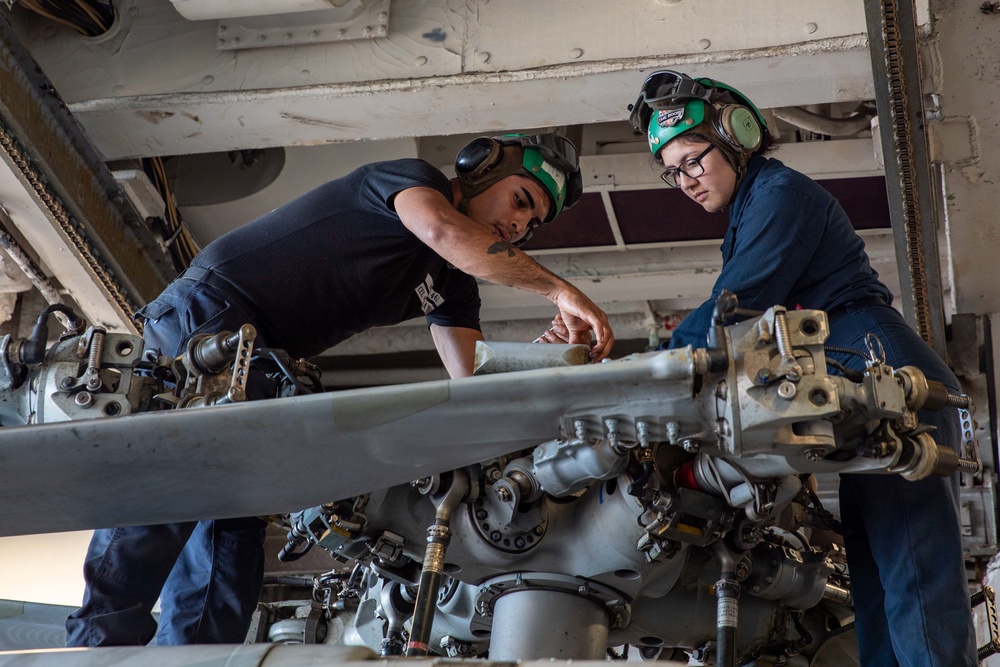 USS Leyte Gulf (CG 55) Daily Operations