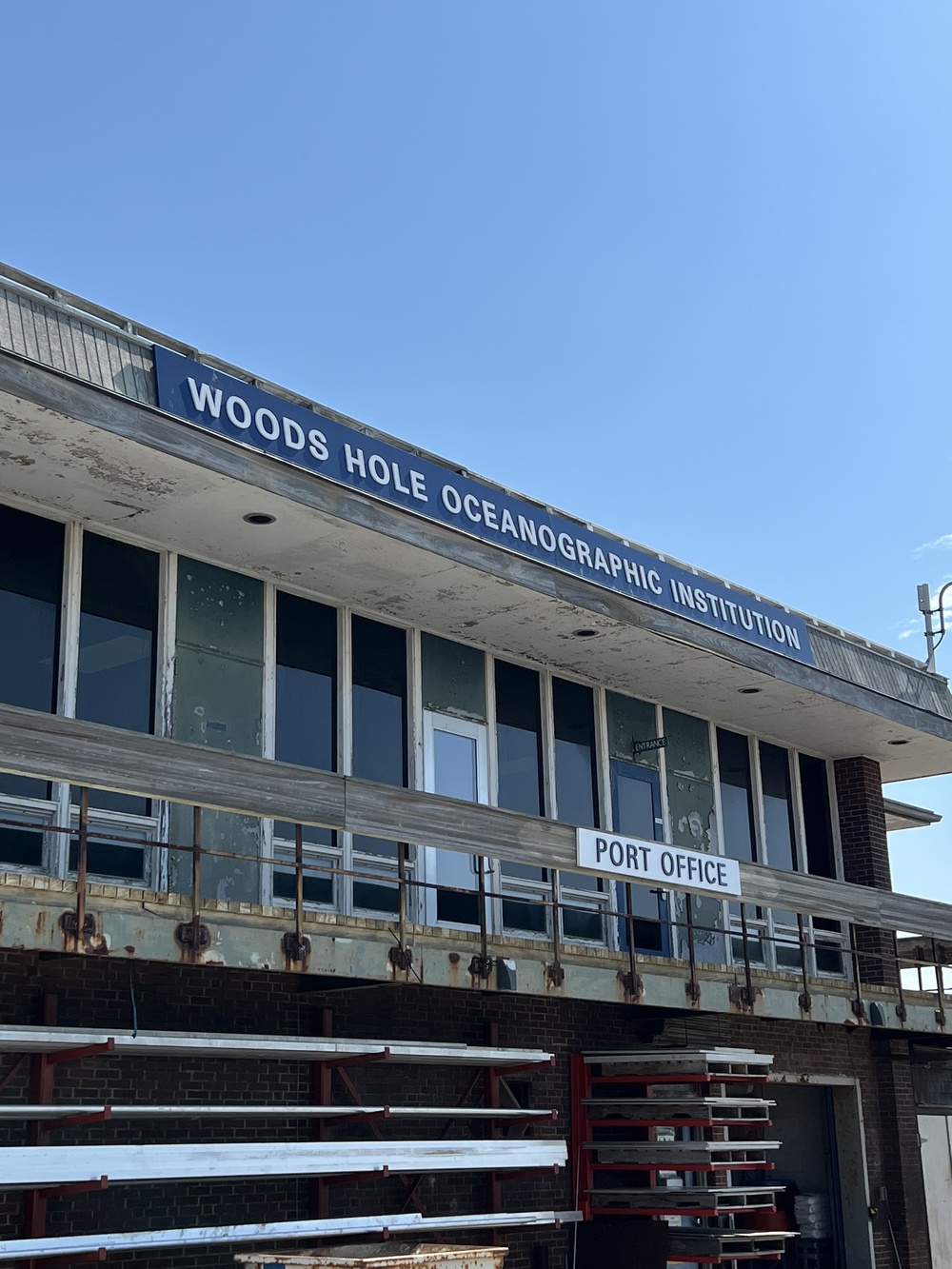 Admiral Piret Visits Woods Hole Oceanographic Institution