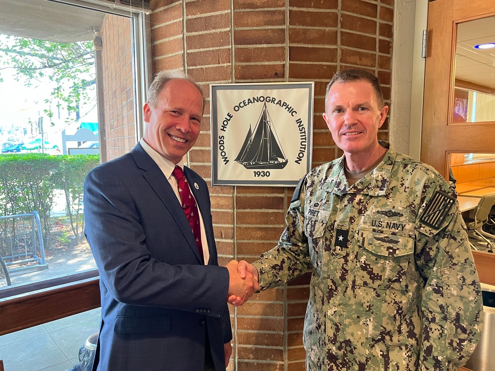 Admiral Piret Visits Woods Hole Oceanographic Institution