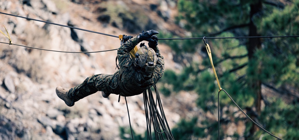 Hanging by a thread: 2/1 Marines participate in gorge crossing training