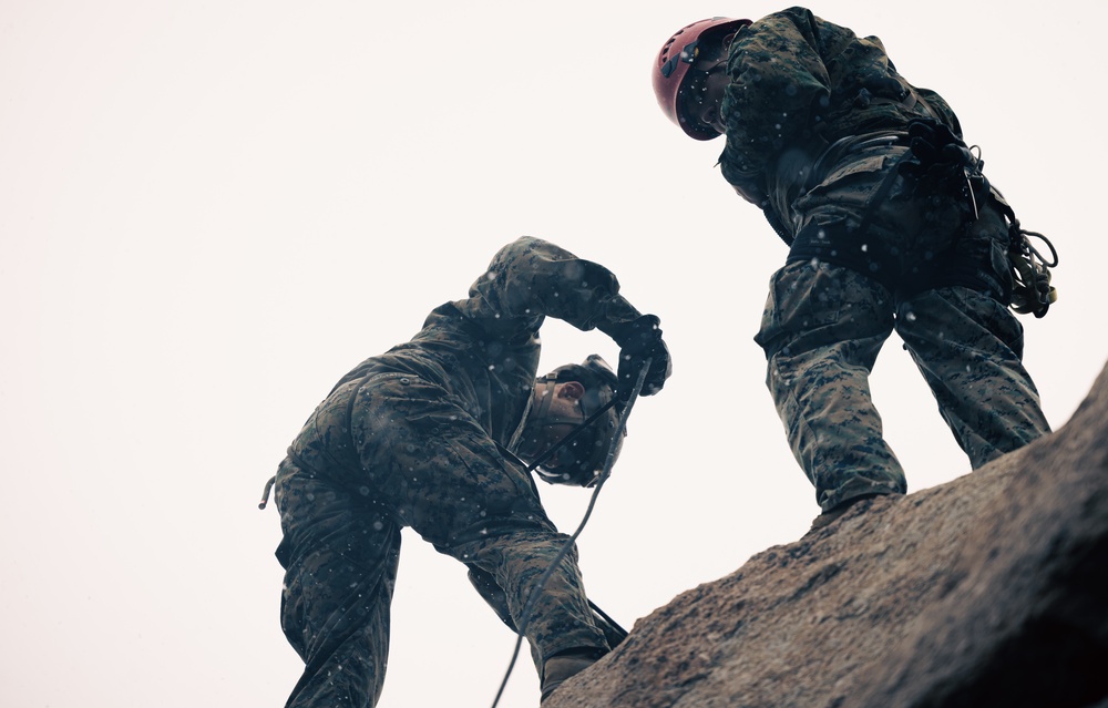 Descending uncertainty: 2/1 Marines participate in rappelling training