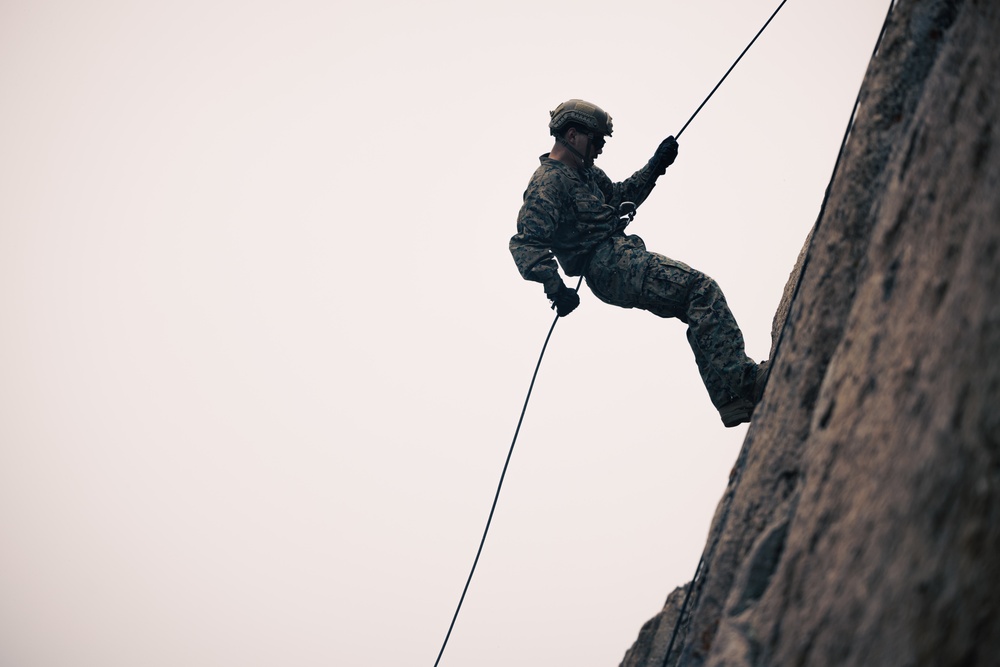 Descending uncertainty: 2/1 Marines participate in rappelling training