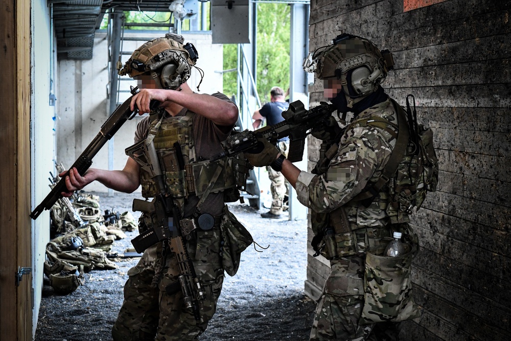 10th Special Forces Group conducts CQB training with United Kingdom Royal Marines