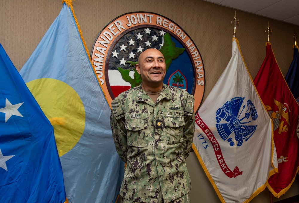 JRM Officer Receives Ovation during Departure