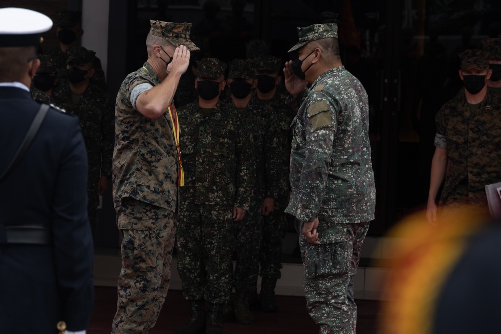 Philippine and U.S. Marine Corps leaders meet during KAMANDAG 6