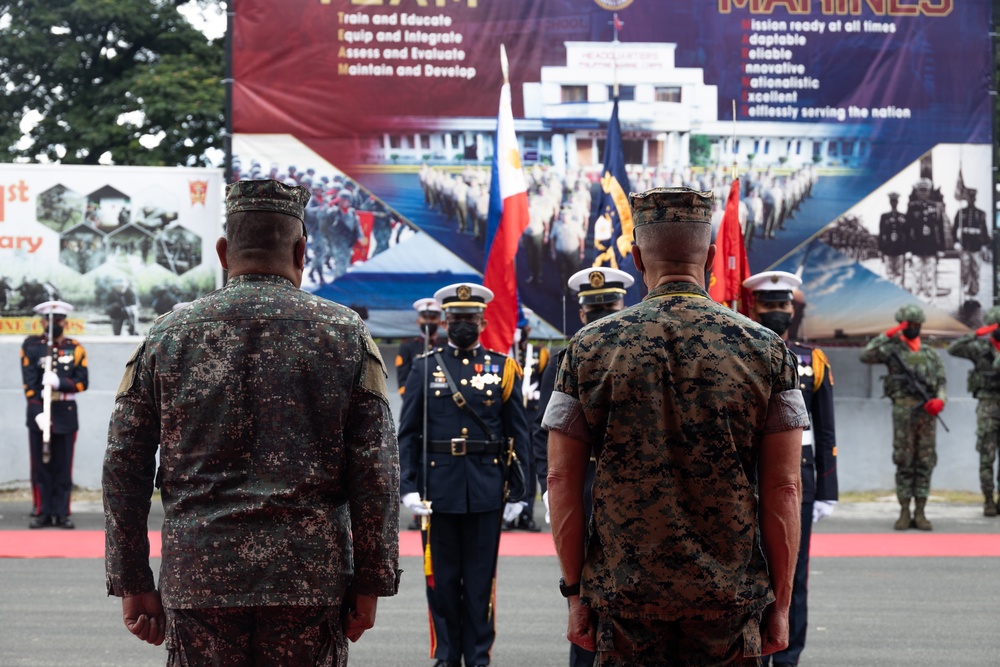 Philippine and U.S. Marine Corps leaders meet during KAMANDAG 6