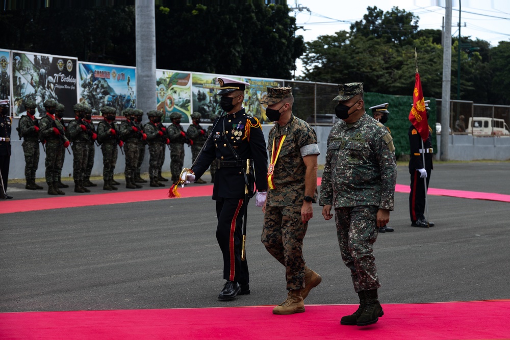 Philippine and U.S. Marine Corps leaders meet during KAMANDAG 6